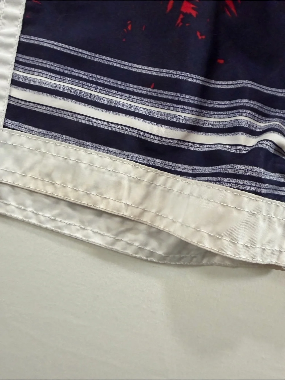 Men's Red, Navy & White Palm-Print Swim Trunks - US apparel Sz small